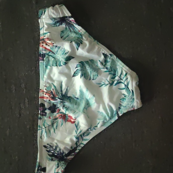 Roxy bikini bottom - Picture 3 of 3